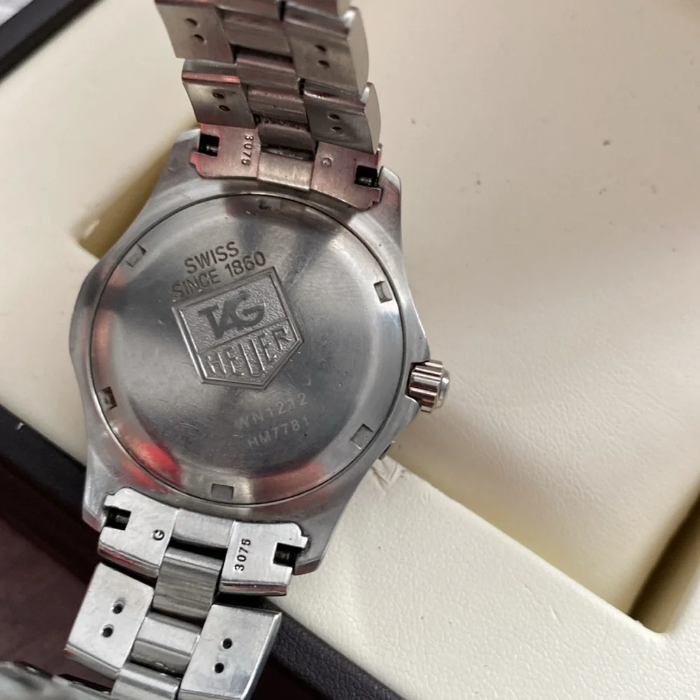 TAG HEUER 200m